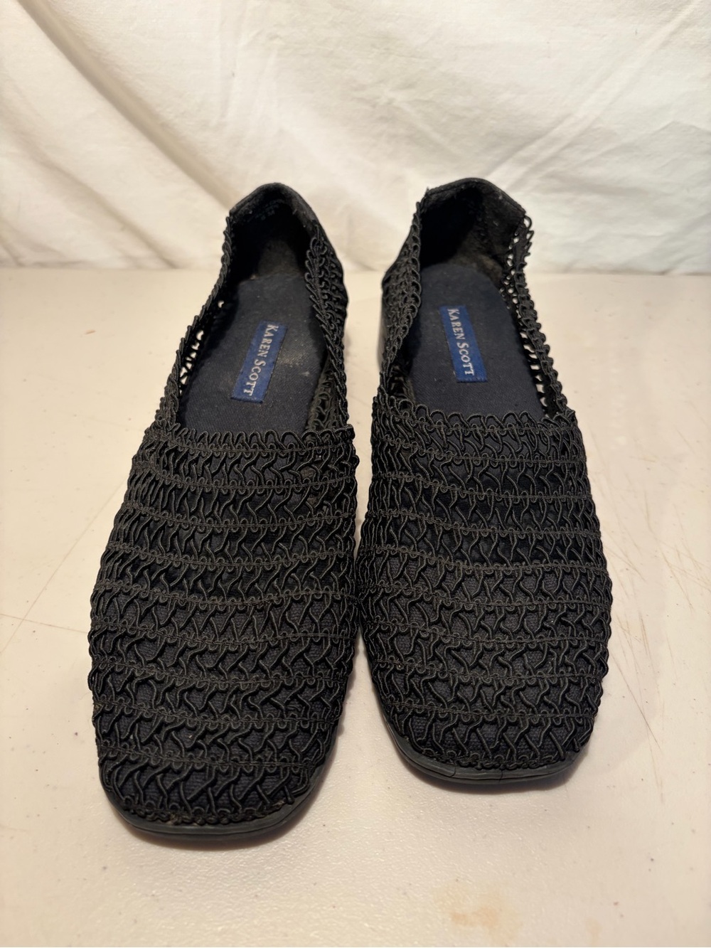 Karen Scott Black women’s Woven mesh Knit Slip-Ons size 6m
